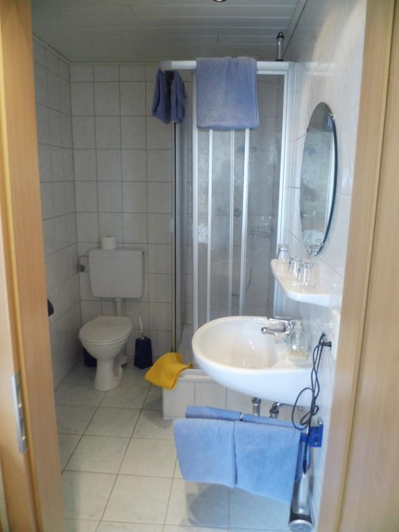 Hotel Zum Lutten Didi Friedeburg Room photo
